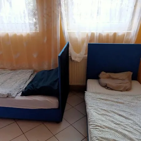 Pracownicze Wojtek Hostel *